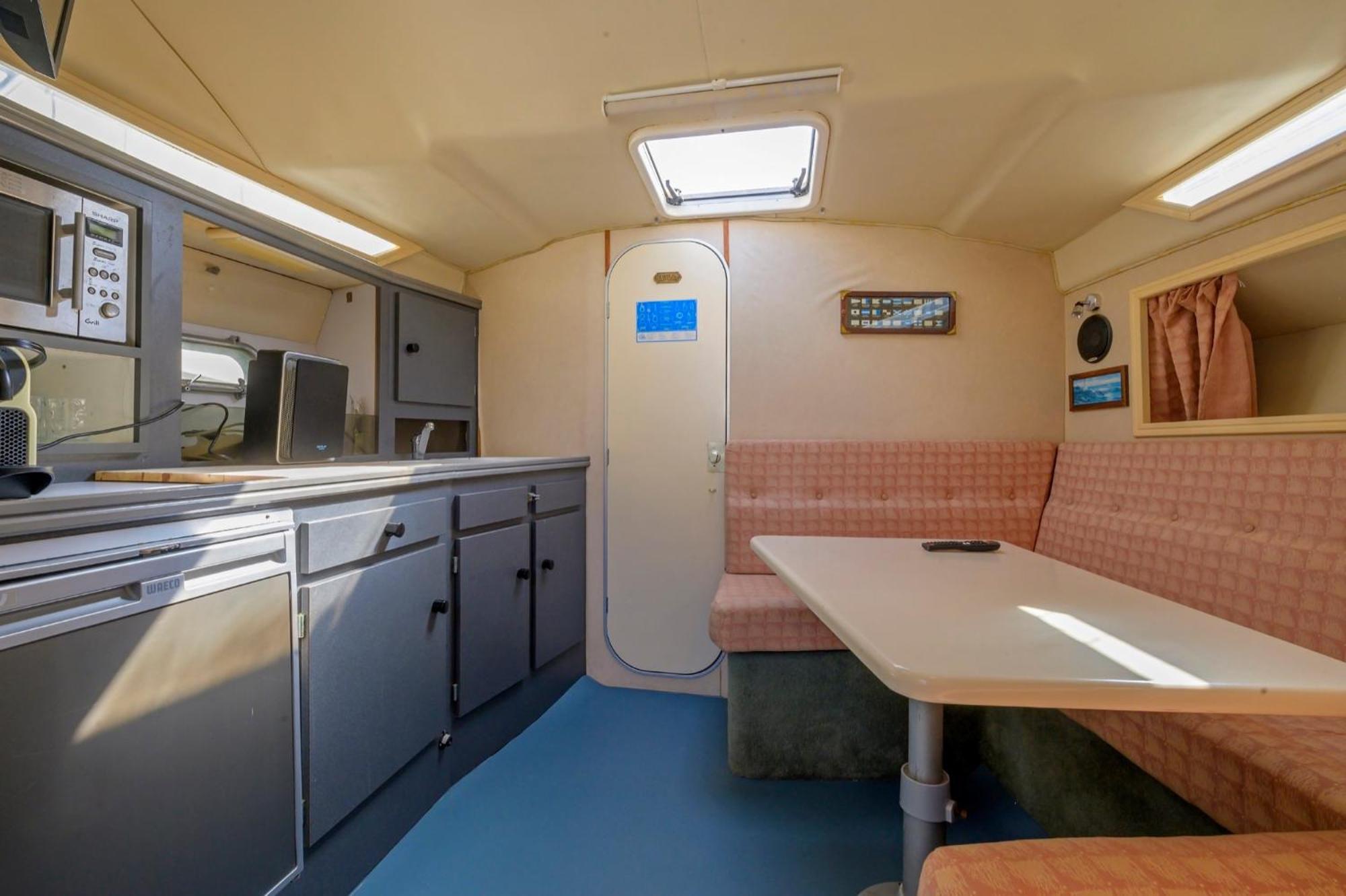 Boat Hotel Barcelona سان أدريان دي بيزوس الغرفة الصورة