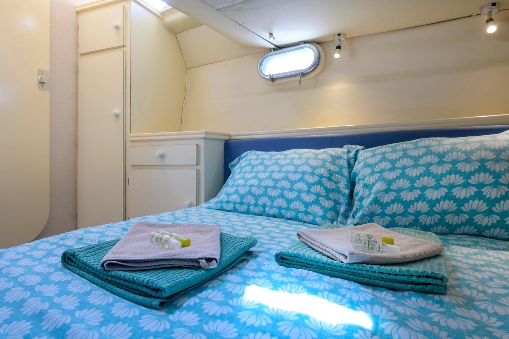 Boat Hotel Barcelona سان أدريان دي بيزوس الغرفة الصورة